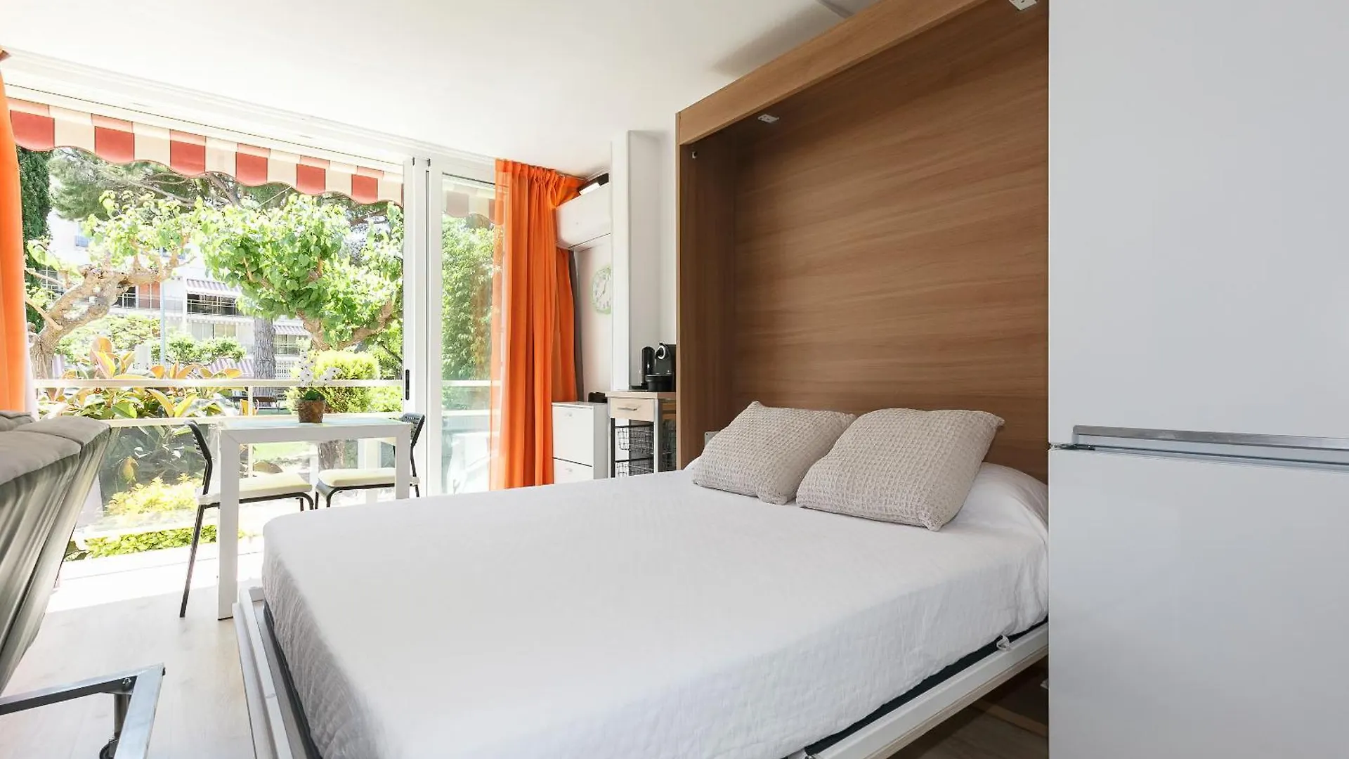 Uhc Reus Camp I Mar Apartment Salou Spain