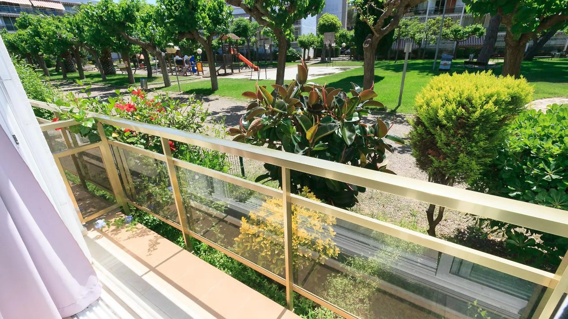 Uhc Reus Camp I Mar Apartment Salou