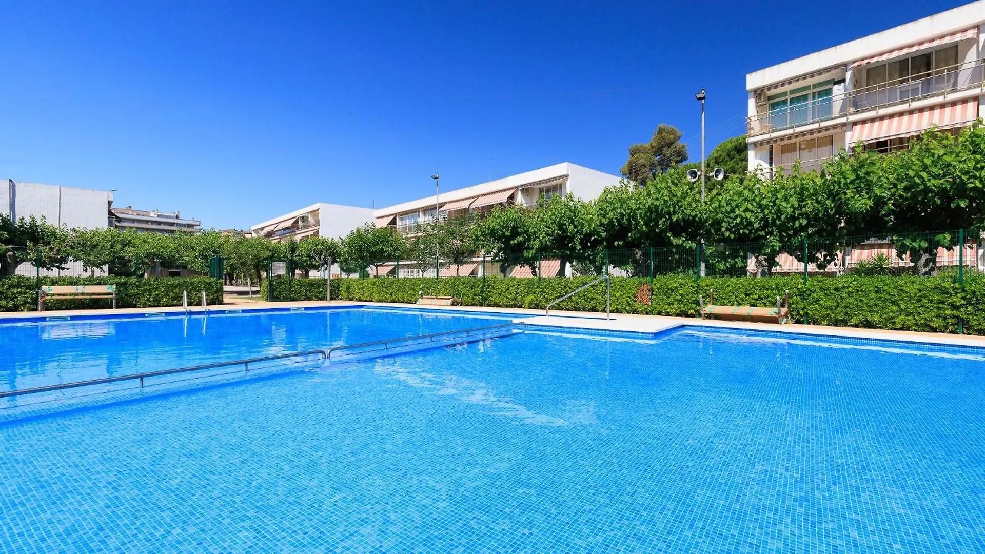 Uhc Reus Camp I Mar Apartment Salou